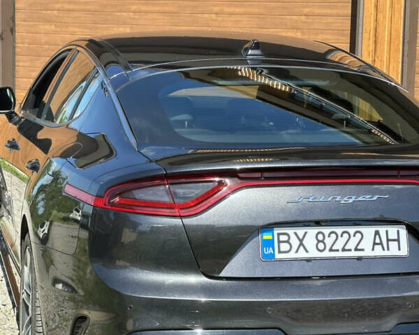 Серый Киа Stinger, объемом двигателя 3.34 л и пробегом 80 тыс. км за 27999 $, фото 19 на Automoto.ua