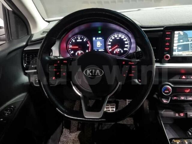 Білий Кіа Stonic, об'ємом двигуна 1.6 л та пробігом 103 тис. км за 9800 $, фото 8 на Automoto.ua