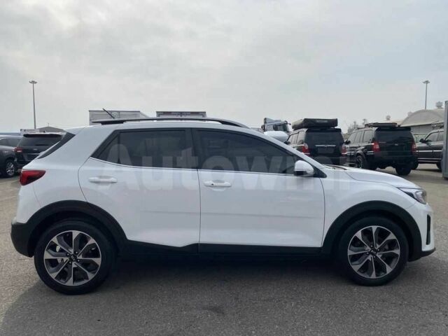 Білий Кіа Stonic, об'ємом двигуна 0 л та пробігом 132 тис. км за 14000 $, фото 6 на Automoto.ua