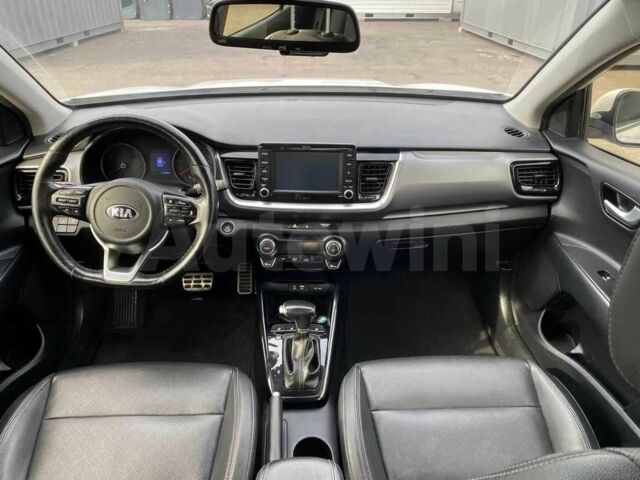 Білий Кіа Stonic, об'ємом двигуна 0 л та пробігом 132 тис. км за 14000 $, фото 9 на Automoto.ua