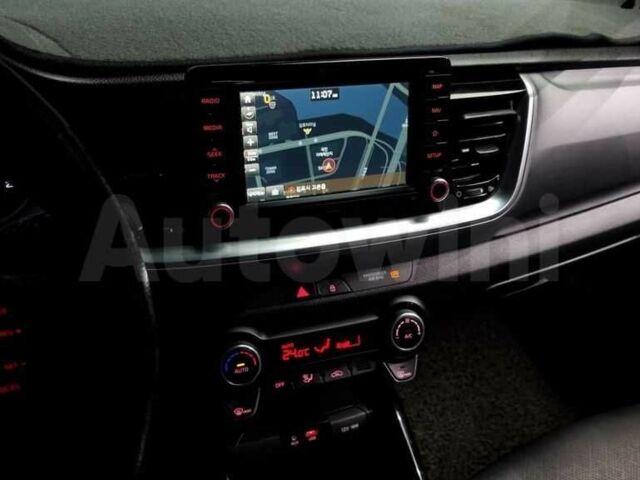 Белый Киа Stonic, объемом двигателя 1.6 л и пробегом 103 тыс. км за 9800 $, фото 5 на Automoto.ua