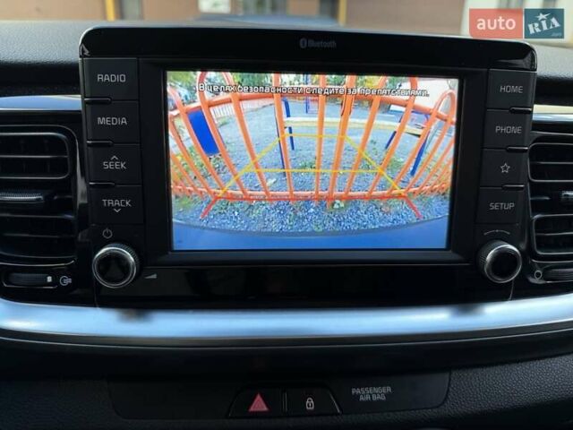 Білий Кіа Stonic, об'ємом двигуна 1.37 л та пробігом 68 тис. км за 17600 $, фото 9 на Automoto.ua