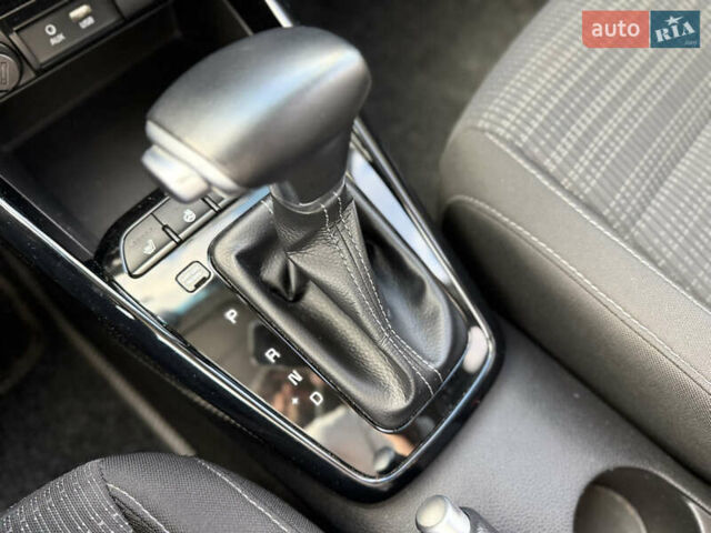 Білий Кіа Stonic, об'ємом двигуна 1.4 л та пробігом 68 тис. км за 15999 $, фото 23 на Automoto.ua