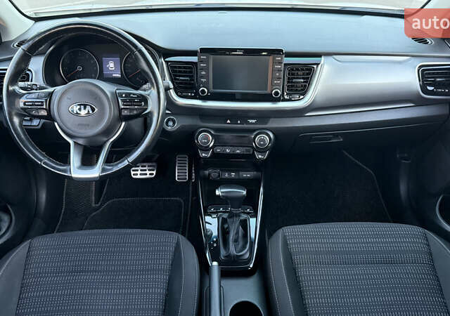 Білий Кіа Stonic, об'ємом двигуна 1.4 л та пробігом 68 тис. км за 15999 $, фото 1 на Automoto.ua