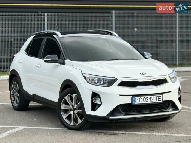 Білий Кіа Stonic, об'ємом двигуна 1.37 л та пробігом 68 тис. км за 17600 $, фото 48 на Automoto.ua