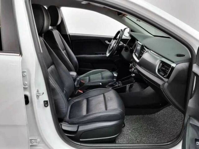 Киа Stonic 2019 в Киеве на Automoto.ua Белый Киа Stonic, объемом двигателя 1.6 л и пробегом 47 тыс. км за 12000 $, фото 8 на Automoto.ua