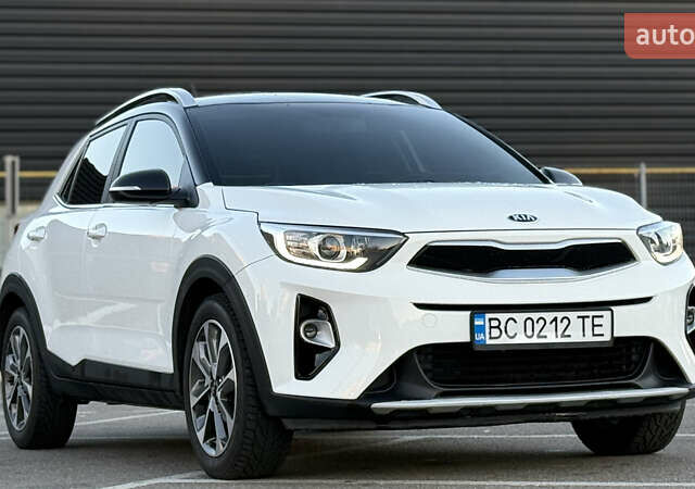 Білий Кіа Stonic, об'ємом двигуна 1.4 л та пробігом 68 тис. км за 15999 $, фото 13 на Automoto.ua
