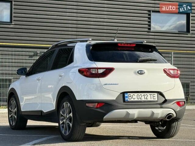 Білий Кіа Stonic, об'ємом двигуна 1.37 л та пробігом 68 тис. км за 17600 $, фото 22 на Automoto.ua