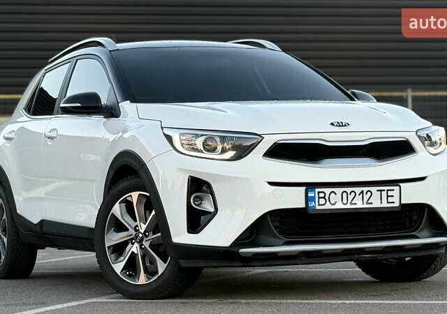 Білий Кіа Stonic, об'ємом двигуна 1.4 л та пробігом 68 тис. км за 15999 $, фото 15 на Automoto.ua