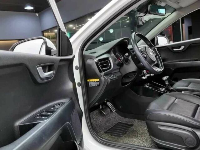 Киа Stonic 2019 в Киеве на Automoto.ua Белый Киа Stonic, объемом двигателя 1.6 л и пробегом 47 тыс. км за 12000 $, фото 4 на Automoto.ua