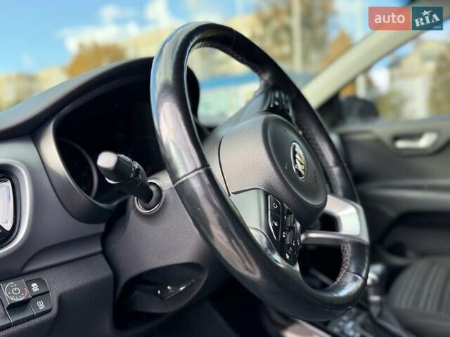 Білий Кіа Stonic, об'ємом двигуна 1.37 л та пробігом 68 тис. км за 17600 $, фото 34 на Automoto.ua