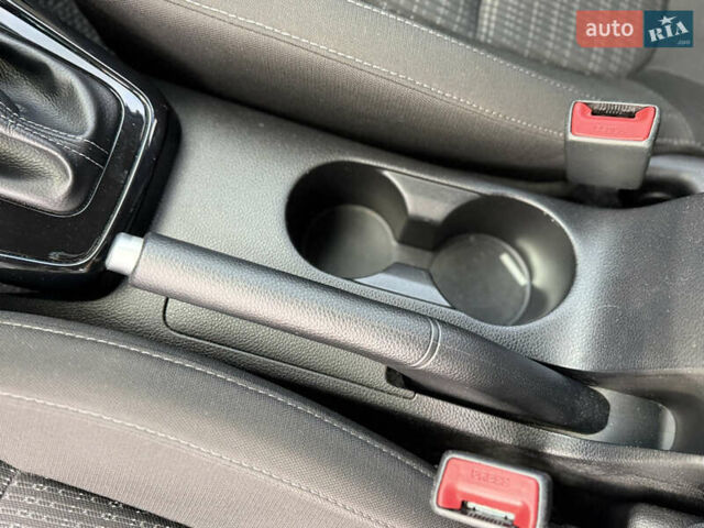 Білий Кіа Stonic, об'ємом двигуна 1.4 л та пробігом 68 тис. км за 15999 $, фото 25 на Automoto.ua