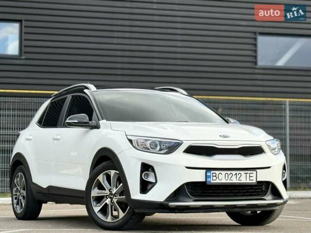 Білий Кіа Stonic, об'ємом двигуна 1.37 л та пробігом 68 тис. км за 17600 $, фото 46 на Automoto.ua
