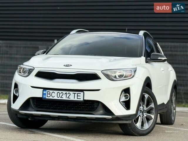 Білий Кіа Stonic, об'ємом двигуна 1.37 л та пробігом 68 тис. км за 17600 $, фото 49 на Automoto.ua