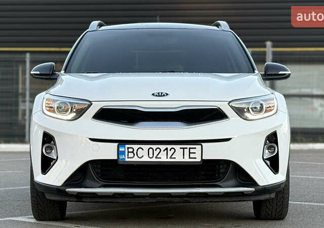 Білий Кіа Stonic, об'ємом двигуна 1.4 л та пробігом 68 тис. км за 15999 $, фото 11 на Automoto.ua