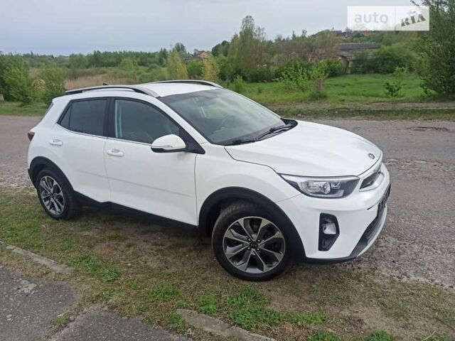 Білий Кіа Stonic, об'ємом двигуна 1.6 л та пробігом 169 тис. км за 13550 $, фото 4 на Automoto.ua