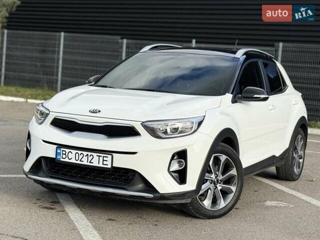 Білий Кіа Stonic, об'ємом двигуна 1.37 л та пробігом 68 тис. км за 17600 $, фото 53 на Automoto.ua