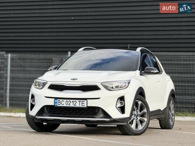 Білий Кіа Stonic, об'ємом двигуна 1.37 л та пробігом 68 тис. км за 17600 $, фото 52 на Automoto.ua