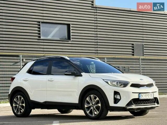 Білий Кіа Stonic, об'ємом двигуна 1.37 л та пробігом 68 тис. км за 17600 $, фото 56 на Automoto.ua