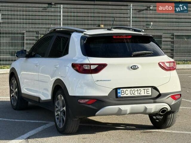 Білий Кіа Stonic, об'ємом двигуна 1.37 л та пробігом 68 тис. км за 17600 $, фото 23 на Automoto.ua