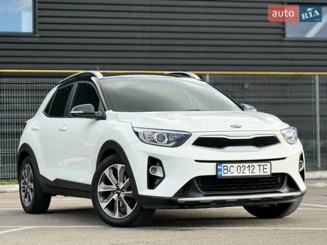 Білий Кіа Stonic, об'ємом двигуна 1.37 л та пробігом 68 тис. км за 17600 $, фото 47 на Automoto.ua