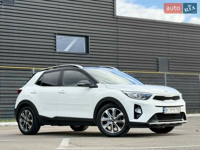 Білий Кіа Stonic, об'ємом двигуна 1.37 л та пробігом 68 тис. км за 17600 $, фото 45 на Automoto.ua