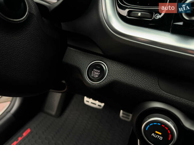 Белый Киа Stonic, объемом двигателя 1.4 л и пробегом 24 тыс. км за 17500 $, фото 46 на Automoto.ua