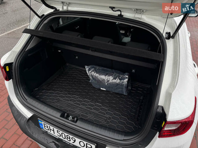 Белый Киа Stonic, объемом двигателя 1.4 л и пробегом 24 тыс. км за 17500 $, фото 65 на Automoto.ua