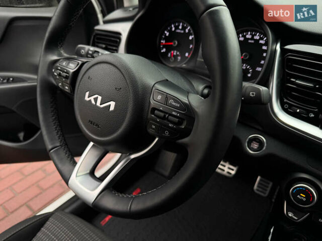 Белый Киа Stonic, объемом двигателя 1.4 л и пробегом 24 тыс. км за 17500 $, фото 41 на Automoto.ua