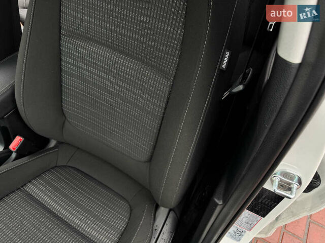 Белый Киа Stonic, объемом двигателя 1.4 л и пробегом 24 тыс. км за 17500 $, фото 52 на Automoto.ua
