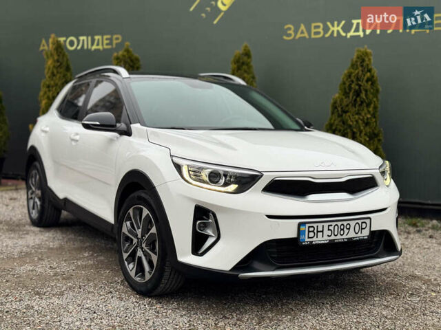 Белый Киа Stonic, объемом двигателя 1.4 л и пробегом 24 тыс. км за 17500 $, фото 10 на Automoto.ua