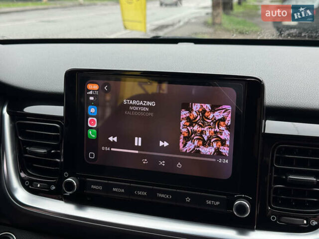 Белый Киа Stonic, объемом двигателя 1.4 л и пробегом 24 тыс. км за 17500 $, фото 31 на Automoto.ua