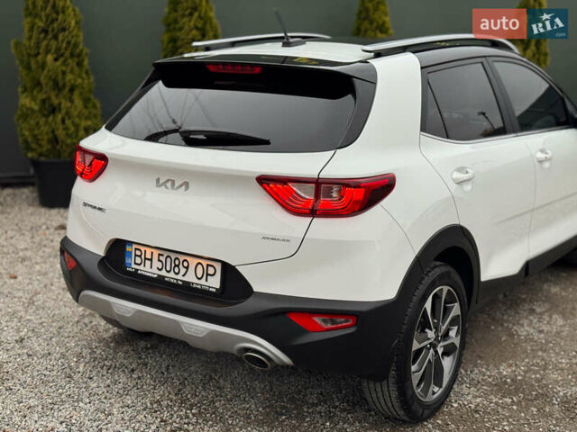 Белый Киа Stonic, объемом двигателя 1.4 л и пробегом 24 тыс. км за 17500 $, фото 8 на Automoto.ua