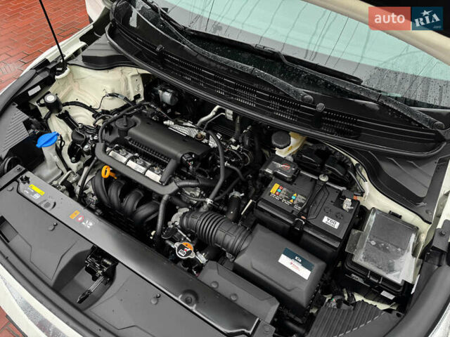Белый Киа Stonic, объемом двигателя 1.4 л и пробегом 24 тыс. км за 17500 $, фото 70 на Automoto.ua