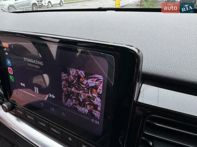 Белый Киа Stonic, объемом двигателя 1.4 л и пробегом 24 тыс. км за 17500 $, фото 35 на Automoto.ua