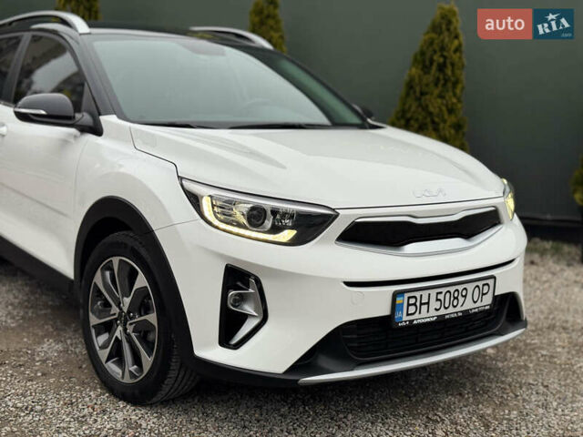 Белый Киа Stonic, объемом двигателя 1.4 л и пробегом 24 тыс. км за 17500 $, фото 7 на Automoto.ua