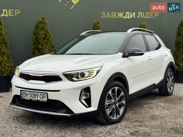 Белый Киа Stonic, объемом двигателя 1.4 л и пробегом 24 тыс. км за 17500 $, фото 1 на Automoto.ua