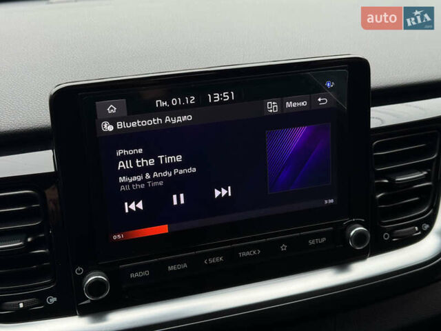 Белый Киа Stonic, объемом двигателя 1.4 л и пробегом 24 тыс. км за 17500 $, фото 33 на Automoto.ua