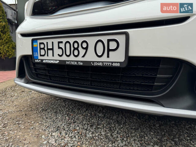 Белый Киа Stonic, объемом двигателя 1.4 л и пробегом 24 тыс. км за 17500 $, фото 14 на Automoto.ua