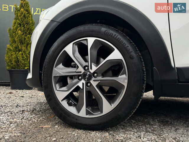 Белый Киа Stonic, объемом двигателя 1.4 л и пробегом 24 тыс. км за 17500 $, фото 67 на Automoto.ua