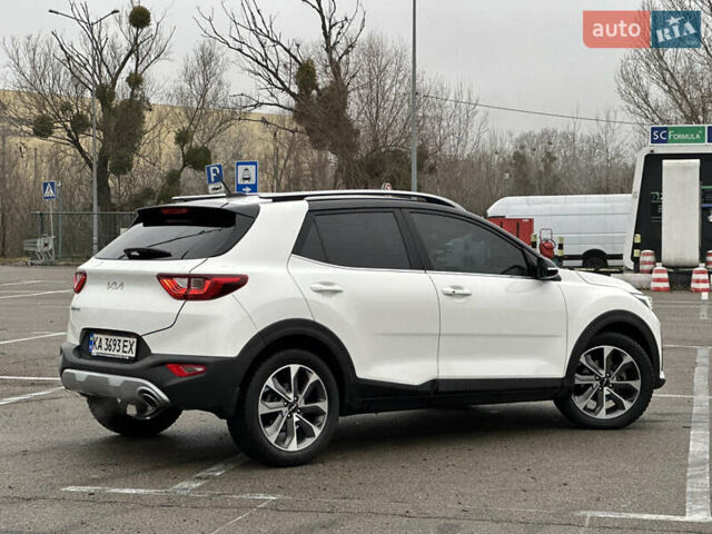 Белый Киа Stonic, объемом двигателя 1.4 л и пробегом 54 тыс. км за 17800 $, фото 5 на Automoto.ua