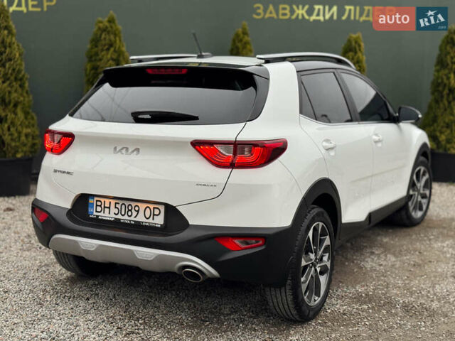 Белый Киа Stonic, объемом двигателя 1.4 л и пробегом 24 тыс. км за 17500 $, фото 3 на Automoto.ua