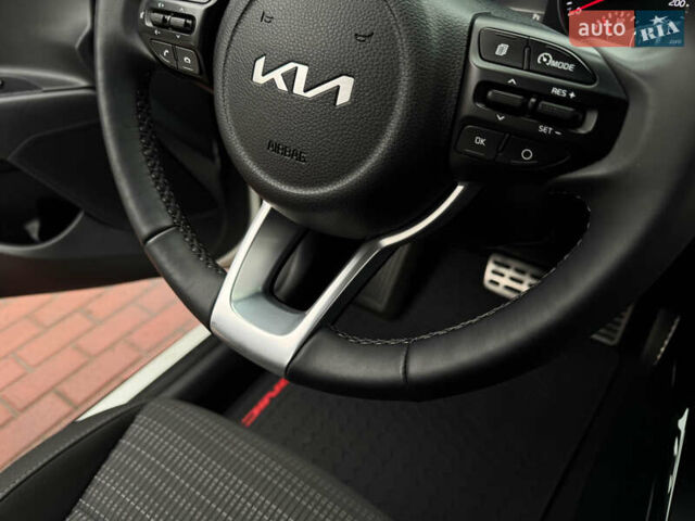 Белый Киа Stonic, объемом двигателя 1.4 л и пробегом 24 тыс. км за 17500 $, фото 42 на Automoto.ua