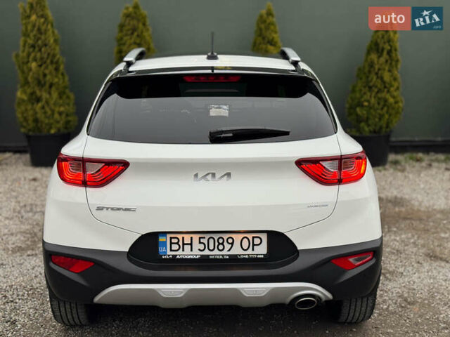 Белый Киа Stonic, объемом двигателя 1.4 л и пробегом 24 тыс. км за 17500 $, фото 5 на Automoto.ua