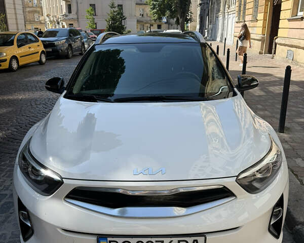 Білий Кіа Stonic, об'ємом двигуна 1.4 л та пробігом 16 тис. км за 22000 $, фото 4 на Automoto.ua