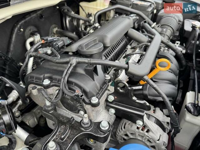 Белый Киа Stonic, объемом двигателя 1.37 л и пробегом 18 тыс. км за 19700 $, фото 18 на Automoto.ua