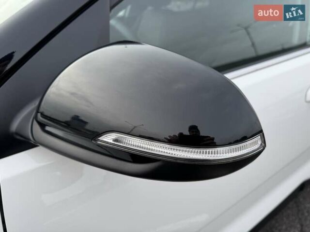 Белый Киа Stonic, объемом двигателя 1.37 л и пробегом 18 тыс. км за 19700 $, фото 21 на Automoto.ua