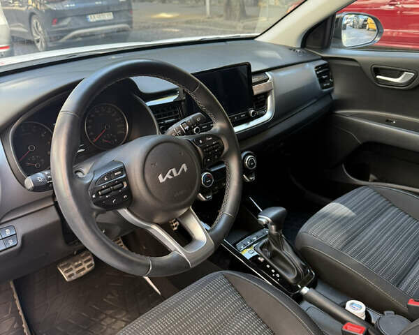 Білий Кіа Stonic, об'ємом двигуна 1.4 л та пробігом 16 тис. км за 22000 $, фото 9 на Automoto.ua