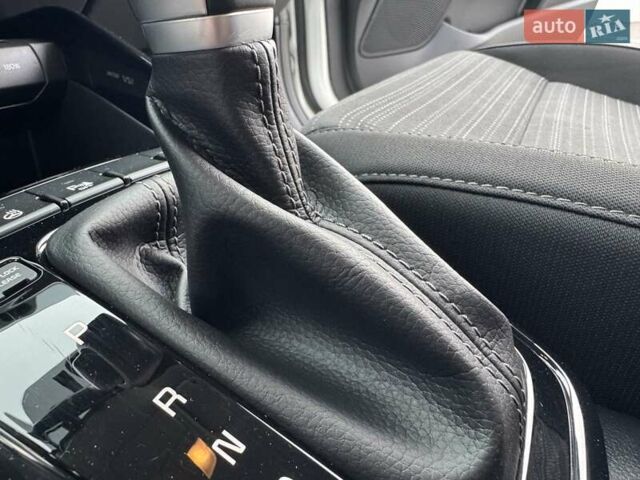 Белый Киа Stonic, объемом двигателя 1.37 л и пробегом 18 тыс. км за 19700 $, фото 45 на Automoto.ua