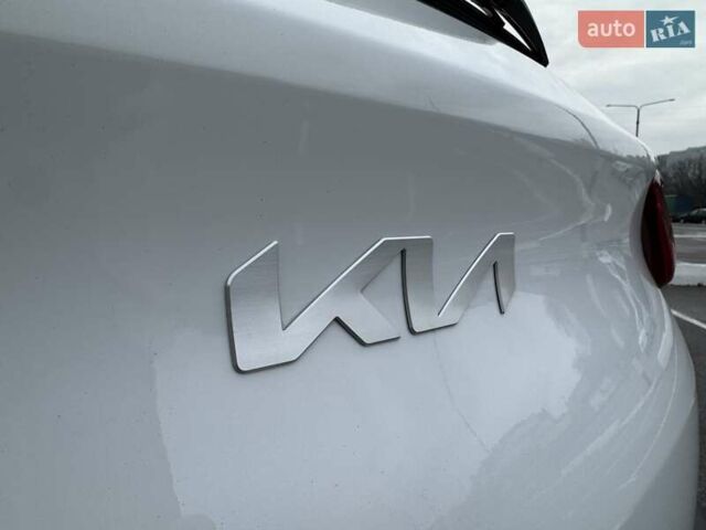 Белый Киа Stonic, объемом двигателя 1.37 л и пробегом 18 тыс. км за 19700 $, фото 36 на Automoto.ua